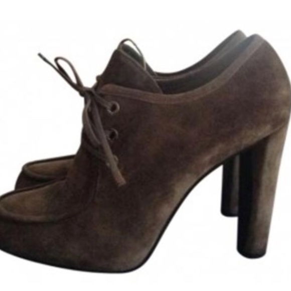 Stuart Weitzman Shoes - NIB Stuart Weitzman Wallapalooza Seal Velour 11